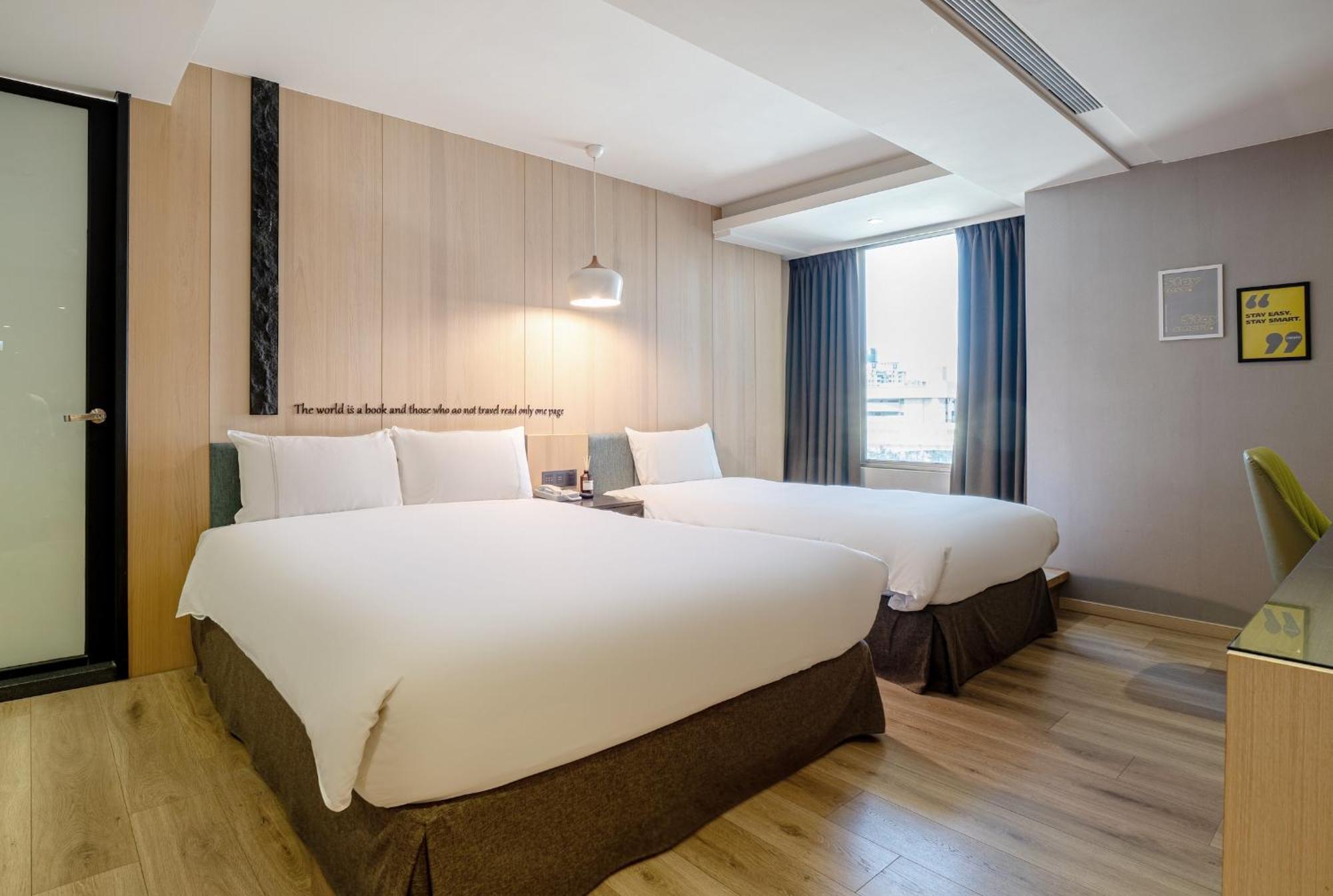 Check Inn Taichung Wenxin Zhongqing Eksteriør bilde
